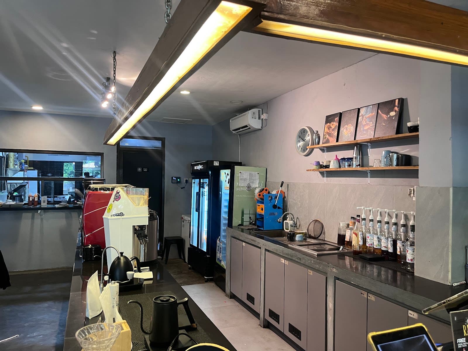 Wisdom Coffee & Roastery 2